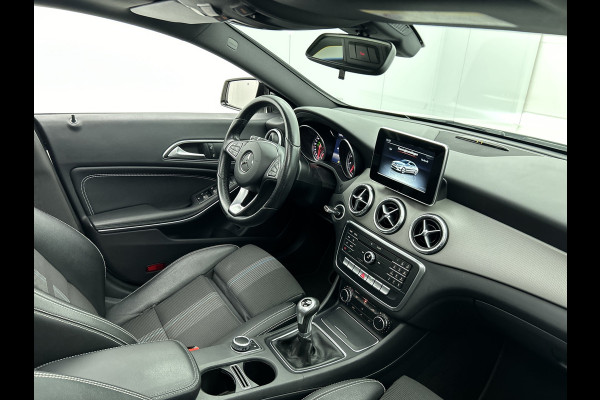 Mercedes-Benz CLA-Klasse 180 Ambition (Goed onderhoud, NL-auto, Panoramadak, Carplay, Navi, PDC V+A, Airco, Etc) Mercedes-Benz CLA-Klasse 180 Ambition (Goed onderhoud, NL-auto, Panoramadak, Carplay, Navi, PDC V+A, Airco, Etc)