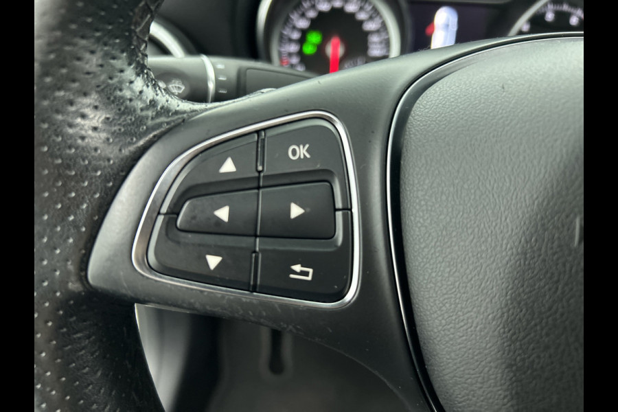 Mercedes-Benz CLA-Klasse 180 Ambition (Goed onderhoud, NL-auto, Panoramadak, Carplay, Navi, PDC V+A, Airco, Etc) Mercedes-Benz CLA-Klasse 180 Ambition (Goed onderhoud, NL-auto, Panoramadak, Carplay, Navi, PDC V+A, Airco, Etc)