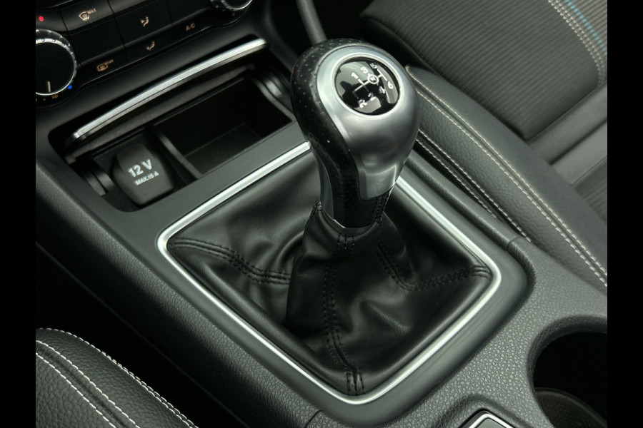Mercedes-Benz CLA-Klasse 180 Ambition (Goed onderhoud, NL-auto, Panoramadak, Carplay, Navi, PDC V+A, Airco, Etc) Mercedes-Benz CLA-Klasse 180 Ambition (Goed onderhoud, NL-auto, Panoramadak, Carplay, Navi, PDC V+A, Airco, Etc)