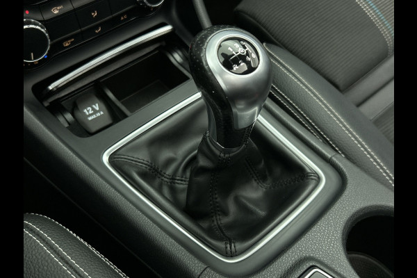 Mercedes-Benz CLA-Klasse 180 Ambition (Goed onderhoud, NL-auto, Panoramadak, Carplay, Navi, PDC V+A, Airco, Etc) Mercedes-Benz CLA-Klasse 180 Ambition (Goed onderhoud, NL-auto, Panoramadak, Carplay, Navi, PDC V+A, Airco, Etc)