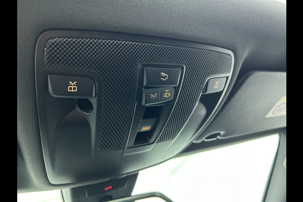 Mercedes-Benz CLA-Klasse 180 Ambition (Goed onderhoud, NL-auto, Panoramadak, Carplay, Navi, PDC V+A, Airco, Etc) Mercedes-Benz CLA-Klasse 180 Ambition (Goed onderhoud, NL-auto, Panoramadak, Carplay, Navi, PDC V+A, Airco, Etc)