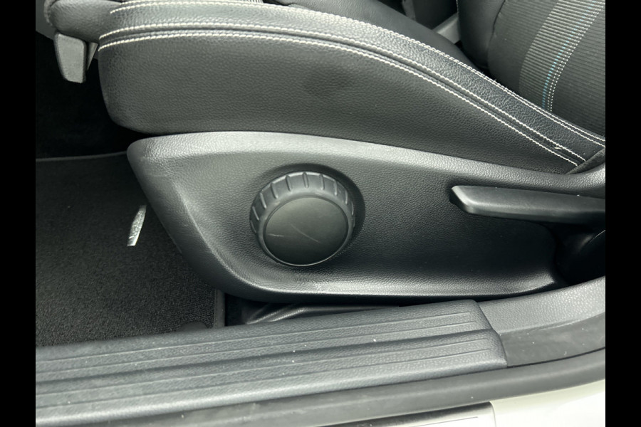Mercedes-Benz CLA-Klasse 180 Ambition (Goed onderhoud, NL-auto, Panoramadak, Carplay, Navi, PDC V+A, Airco, Etc) Mercedes-Benz CLA-Klasse 180 Ambition (Goed onderhoud, NL-auto, Panoramadak, Carplay, Navi, PDC V+A, Airco, Etc)