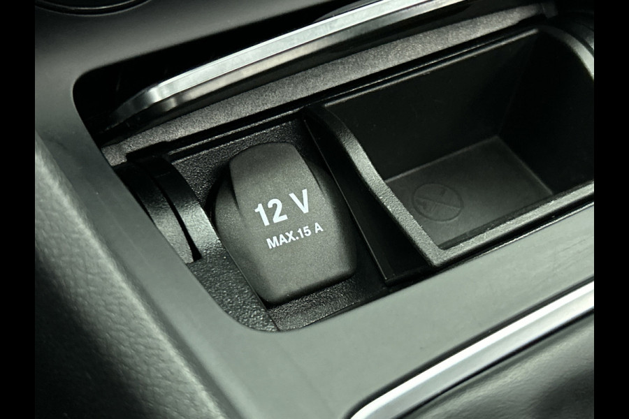 Mercedes-Benz CLA-Klasse 180 Ambition (Goed onderhoud, NL-auto, Panoramadak, Carplay, Navi, PDC V+A, Airco, Etc) Mercedes-Benz CLA-Klasse 180 Ambition (Goed onderhoud, NL-auto, Panoramadak, Carplay, Navi, PDC V+A, Airco, Etc)