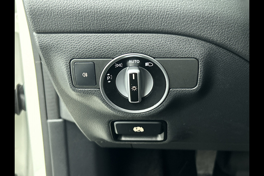 Mercedes-Benz CLA-Klasse 180 Ambition (Goed onderhoud, NL-auto, Panoramadak, Carplay, Navi, PDC V+A, Airco, Etc) Mercedes-Benz CLA-Klasse 180 Ambition (Goed onderhoud, NL-auto, Panoramadak, Carplay, Navi, PDC V+A, Airco, Etc)