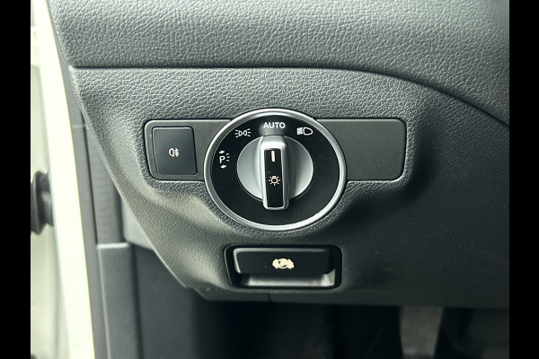 Mercedes-Benz CLA-Klasse 180 Ambition (Goed onderhoud, NL-auto, Panoramadak, Carplay, Navi, PDC V+A, Airco, Etc) Mercedes-Benz CLA-Klasse 180 Ambition (Goed onderhoud, NL-auto, Panoramadak, Carplay, Navi, PDC V+A, Airco, Etc)