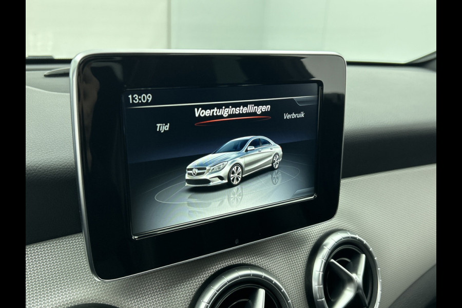 Mercedes-Benz CLA-Klasse 180 Ambition (Goed onderhoud, NL-auto, Panoramadak, Carplay, Navi, PDC V+A, Airco, Etc) Mercedes-Benz CLA-Klasse 180 Ambition (Goed onderhoud, NL-auto, Panoramadak, Carplay, Navi, PDC V+A, Airco, Etc)