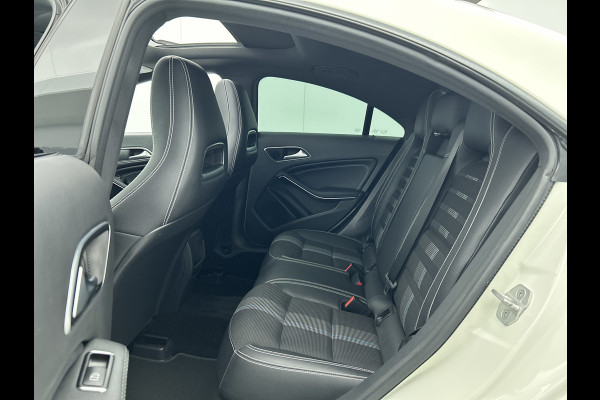 Mercedes-Benz CLA-Klasse 180 Ambition (Goed onderhoud, NL-auto, Panoramadak, Carplay, Navi, PDC V+A, Airco, Etc) Mercedes-Benz CLA-Klasse 180 Ambition (Goed onderhoud, NL-auto, Panoramadak, Carplay, Navi, PDC V+A, Airco, Etc)