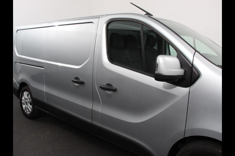 Renault Trafic 2.0 Blue dCi 110 T30 L2H1 Advance Navigatie Airco Lichtmetalen velgen Betimmering Trekhaak Parkeer sensoren Dab Renault Trafic 2.0 Blue dCi 110 T30 L2H1 Advance Navigatie Airco Lichtmetalen velgen Betimmering Trekhaak Parkeer sensoren Dab