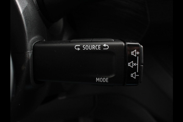 Renault Trafic 2.0 Blue dCi 110 T30 L2H1 Advance Navigatie bluetooth DAB Camera Airco Trekhaak Houten bekleding Lichtmetalen velgen Renault Trafic 2.0 Blue dCi 110 T30 L2H1 Advance Navigatie bluetooth DAB Camera Airco Trekhaak Houten bekleding Lichtmetalen velgen