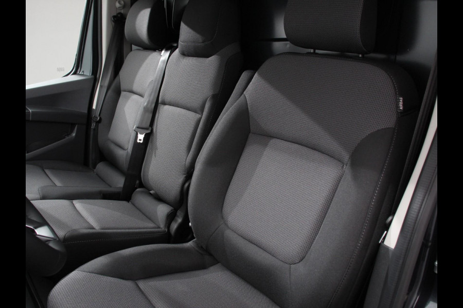 Renault Trafic 2.0 Blue dCi 110 T30 L2H1 Advance Navigatie bluetooth DAB Camera Airco Trekhaak Houten bekleding Lichtmetalen velgen