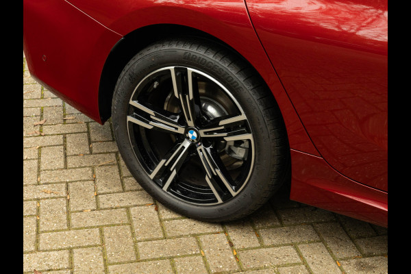 BMW 3 Serie Touring 330e M-Sport - Pano - Trekhaak - LCI 2 - ACC - Hifi BMW 3 Serie Touring 330e M-Sport - Pano - Trekhaak - LCI 2 - ACC - Hifi