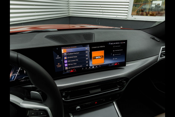 BMW 3 Serie Touring 330e M-Sport - Pano - Trekhaak - LCI 2 - ACC - Hifi BMW 3 Serie Touring 330e M-Sport - Pano - Trekhaak - LCI 2 - ACC - Hifi