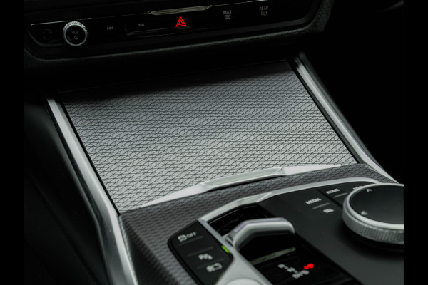 BMW 3 Serie Touring 330e M-Sport - Pano - Trekhaak - LCI 2 - ACC - Hifi BMW 3 Serie Touring 330e M-Sport - Pano - Trekhaak - LCI 2 - ACC - Hifi