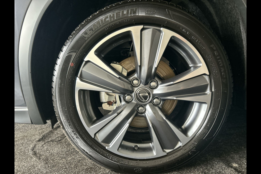 Lexus UX 300e Luxury Line 73 kWh | 45% korting | Winter-pakket | Tech Pack | Mark Levinson geluid! | Navigatie | Nieuwprijs € 61.095,00 |