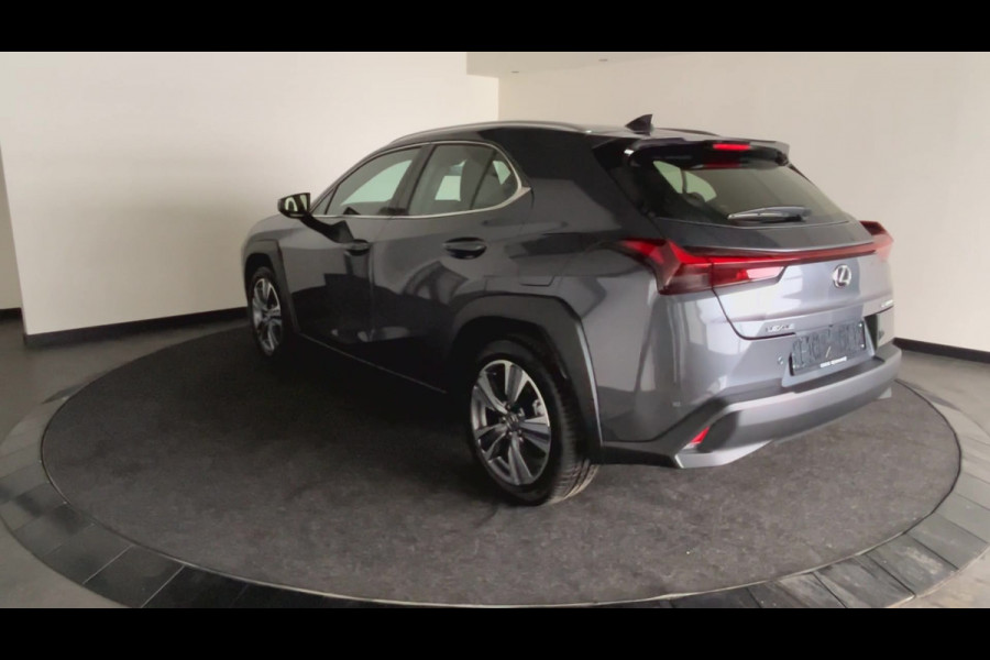 Lexus UX 300e Luxury Line 73 kWh | 45% korting | Winter-pakket | Tech Pack | Mark Levinson geluid! | Navigatie | Nieuwprijs € 61.095,00 |