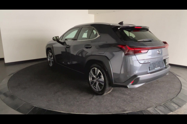 Lexus UX 300e Luxury Line 73 kWh | 45% korting | Winter-pakket | Tech Pack | Mark Levinson geluid! | Navigatie | Nieuwprijs € 61.095,00 |