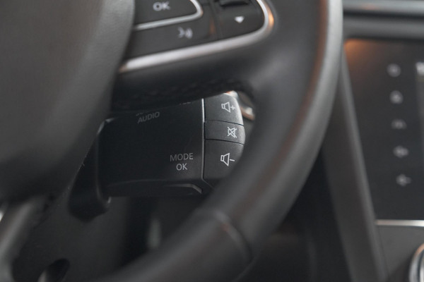 Renault Kadjar TCe 140 EDC Limited | Camera | Dodehoekdetectie | Apple Carplay | Stoelverwarming