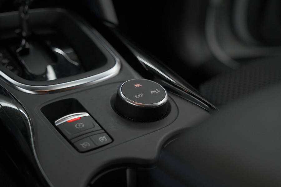 Renault Kadjar TCe 140 EDC Limited | Camera | Dodehoekdetectie | Apple Carplay | Stoelverwarming