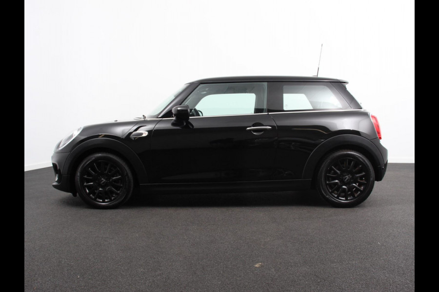 MINI Mini 1.5 One Automaat Blackyard | Parkeer sensoren | Airco | Verwarmbare voorstoelen | Lichtmetalen velgen 16" black