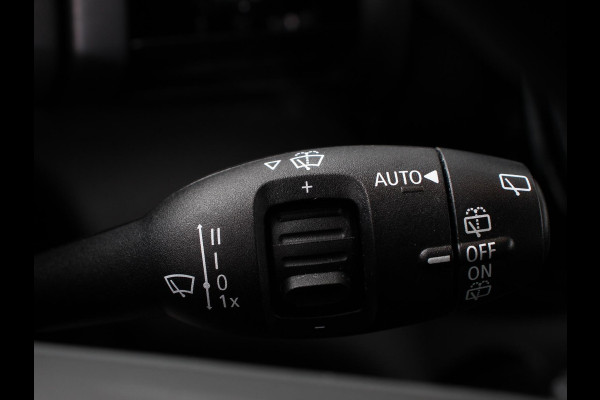 MINI Mini 1.5 One Automaat Blackyard | Parkeer sensoren | Airco | Verwarmbare voorstoelen | Lichtmetalen velgen 16" black