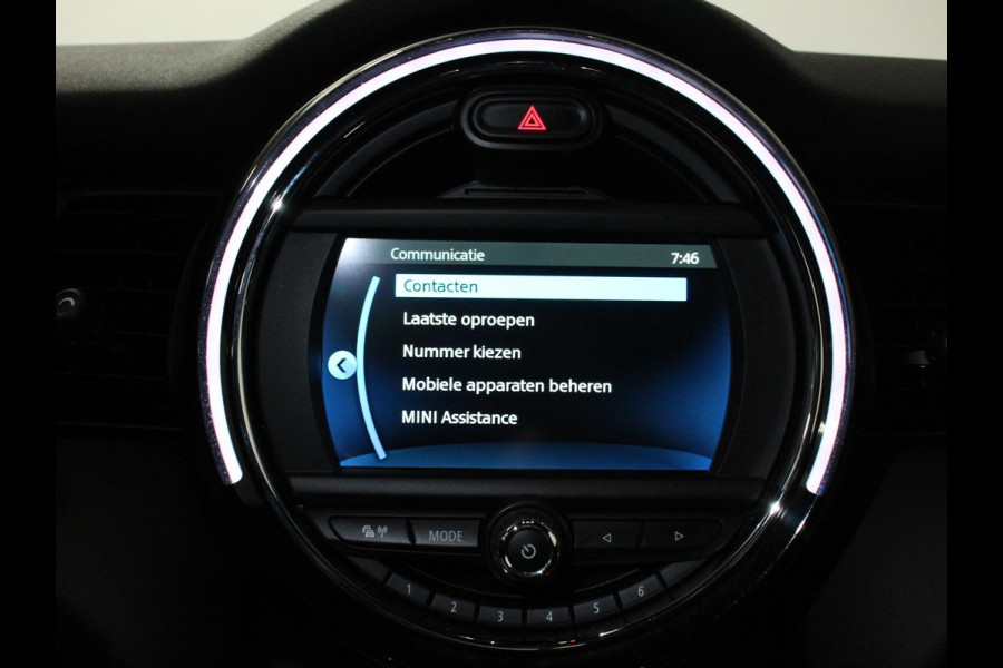 MINI Mini 1.5 One Automaat Blackyard | Parkeer sensoren | Airco | Verwarmbare voorstoelen | Lichtmetalen velgen 16" black
