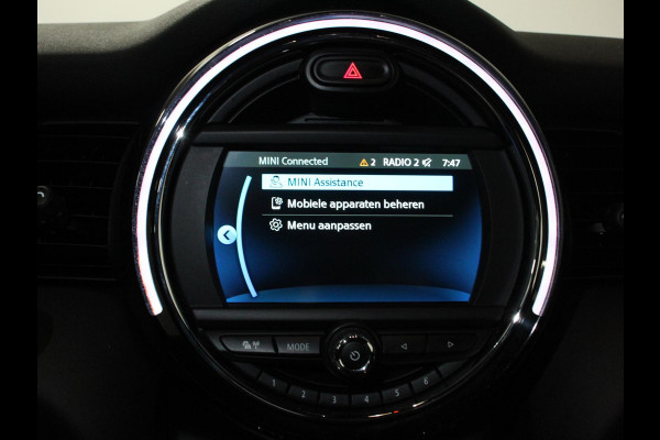 MINI Mini 1.5 One Automaat Blackyard | Parkeer sensoren | Airco | Verwarmbare voorstoelen | Lichtmetalen velgen 16" black