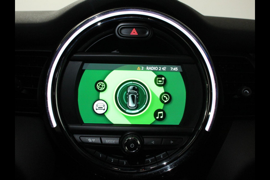 MINI Mini 1.5 One Automaat Blackyard | Parkeer sensoren | Airco | Verwarmbare voorstoelen | Lichtmetalen velgen 16" black