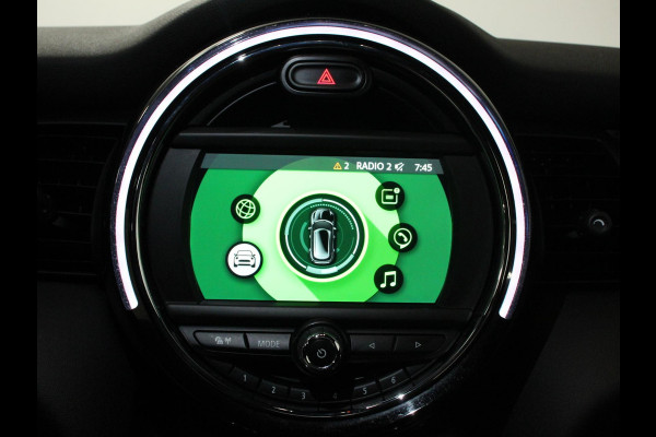 MINI Mini 1.5 One Automaat Blackyard | Parkeer sensoren | Airco | Verwarmbare voorstoelen | Lichtmetalen velgen 16" black