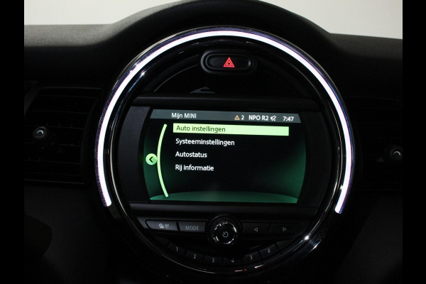 MINI Mini 1.5 One Automaat Blackyard | Parkeer sensoren | Airco | Verwarmbare voorstoelen | Lichtmetalen velgen 16" black
