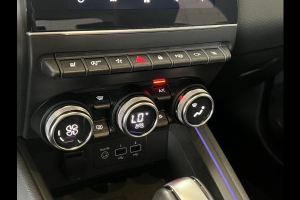 Renault Clio 1.3 TCe 130pk Intens | Groot Navi | 360 Camera | Stoel verwarming | 17 inch | Keurig nette Clio 5 automaat met 130pk! Renault Clio 1.3 TCe 130pk Intens | Groot Navi | 360 Camera | Stoel verwarming | 17 inch | Keurig nette Clio 5 automaat met 130pk!