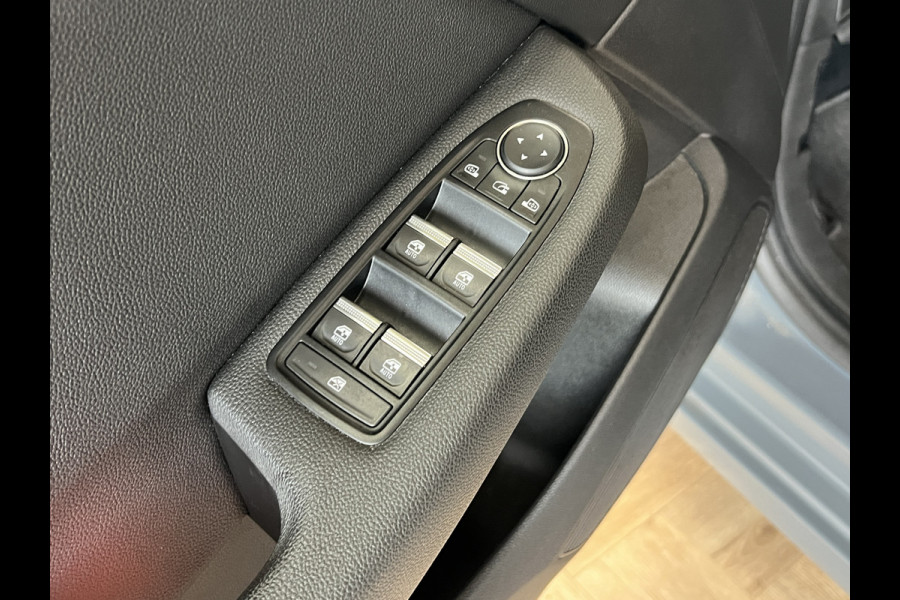Renault Clio 1.3 TCe 130pk Intens | Groot Navi | 360 Camera | Stoel verwarming | 17 inch | Keurig nette Clio 5 automaat met 130pk! Renault Clio 1.3 TCe 130pk Intens | Groot Navi | 360 Camera | Stoel verwarming | 17 inch | Keurig nette Clio 5 automaat met 130pk!