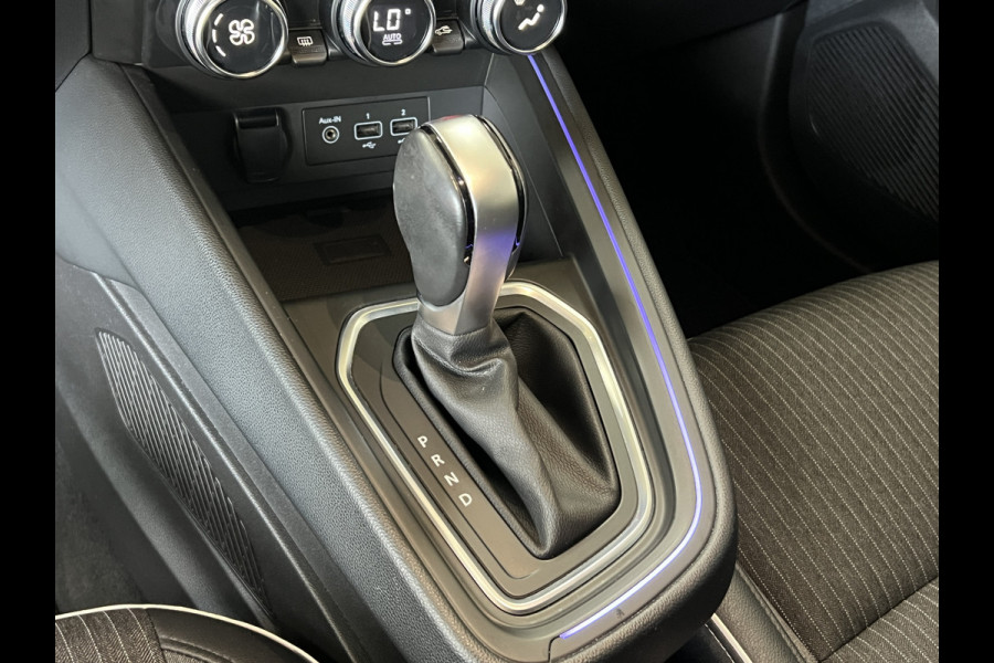 Renault Clio 1.3 TCe 130pk Intens | Groot Navi | 360 Camera | Stoel verwarming | 17 inch | Keurig nette Clio 5 automaat met 130pk! Renault Clio 1.3 TCe 130pk Intens | Groot Navi | 360 Camera | Stoel verwarming | 17 inch | Keurig nette Clio 5 automaat met 130pk!