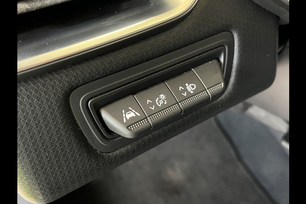 Renault Clio 1.3 TCe 130pk Intens | Groot Navi | 360 Camera | Stoel verwarming | 17 inch | Keurig nette Clio 5 automaat met 130pk! Renault Clio 1.3 TCe 130pk Intens | Groot Navi | 360 Camera | Stoel verwarming | 17 inch | Keurig nette Clio 5 automaat met 130pk!