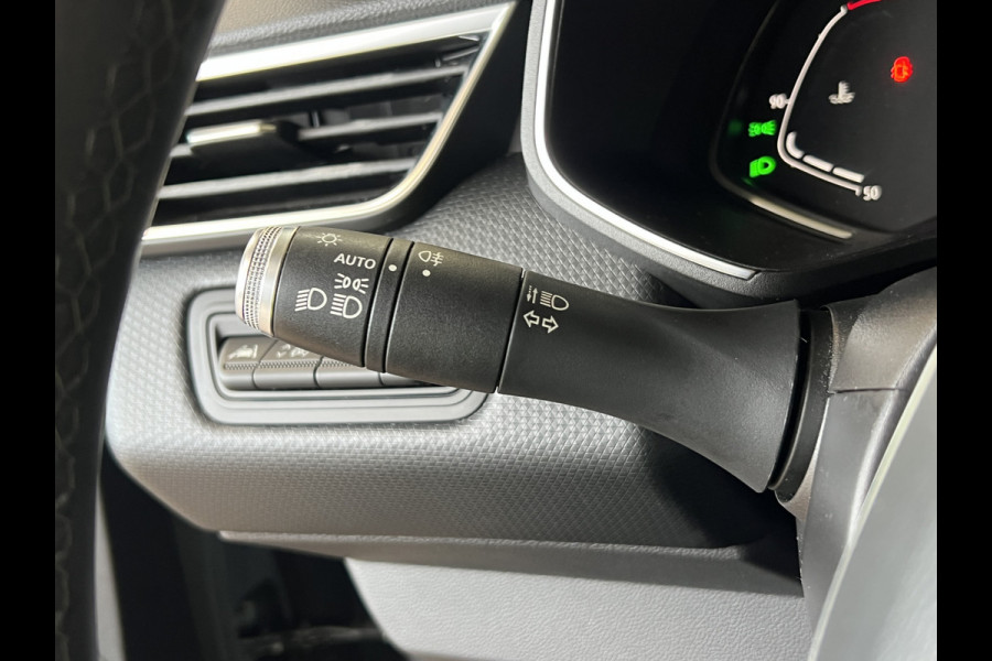 Renault Clio 1.3 TCe 130pk Intens | Groot Navi | 360 Camera | Stoel verwarming | 17 inch | Keurig nette Clio 5 automaat met 130pk! Renault Clio 1.3 TCe 130pk Intens | Groot Navi | 360 Camera | Stoel verwarming | 17 inch | Keurig nette Clio 5 automaat met 130pk!