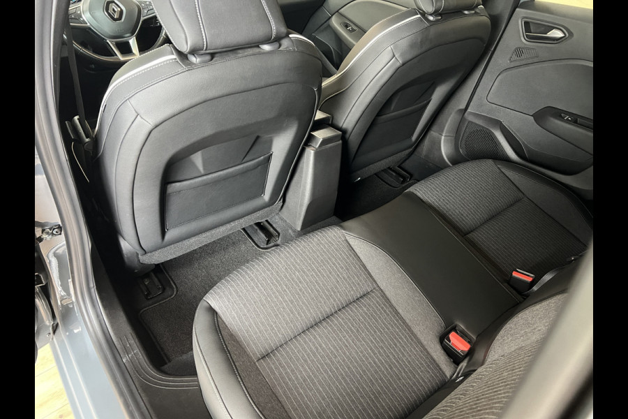 Renault Clio 1.3 TCe 130pk Intens | Groot Navi | 360 Camera | Stoel verwarming | 17 inch | Keurig nette Clio 5 automaat met 130pk! Renault Clio 1.3 TCe 130pk Intens | Groot Navi | 360 Camera | Stoel verwarming | 17 inch | Keurig nette Clio 5 automaat met 130pk!