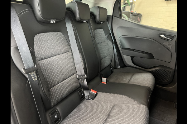 Renault Clio 1.3 TCe 130pk Intens | Groot Navi | 360 Camera | Stoel verwarming | 17 inch | Keurig nette Clio 5 automaat met 130pk! Renault Clio 1.3 TCe 130pk Intens | Groot Navi | 360 Camera | Stoel verwarming | 17 inch | Keurig nette Clio 5 automaat met 130pk!