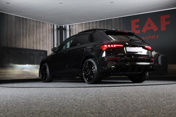 Audi A3 Sportback 45 TFSI e RS3 Look / 245 PK / RS Zetels / B & O / Leder / Lane Assist / Open Pano / Matrix / Virtual Cockpit