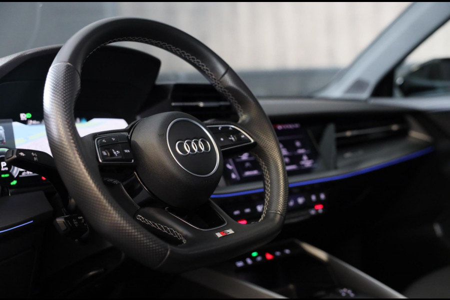 Audi A3 Sportback 45 TFSI e RS3 Look / 245 PK / RS Zetels / B & O / Leder / Lane Assist / Open Pano / Matrix / Virtual Cockpit