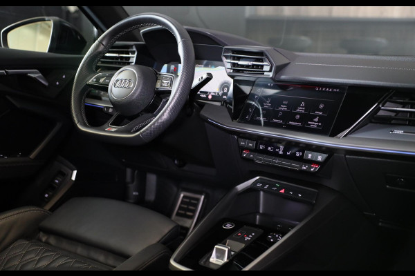Audi A3 Sportback 45 TFSI e RS3 Look / 245 PK / RS Zetels / B & O / Leder / Lane Assist / Open Pano / Matrix / Virtual Cockpit