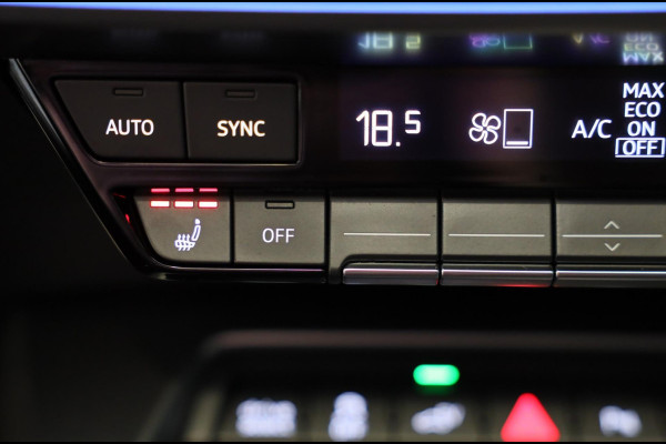 Audi A3 Sportback 45 TFSI e RS3 Look / 245 PK / RS Zetels / B & O / Leder / Lane Assist / Open Pano / Matrix / Virtual Cockpit