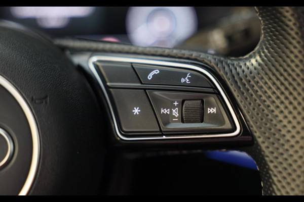 Audi A3 Sportback 45 TFSI e RS3 Look / 245 PK / RS Zetels / B & O / Leder / Lane Assist / Open Pano / Matrix / Virtual Cockpit