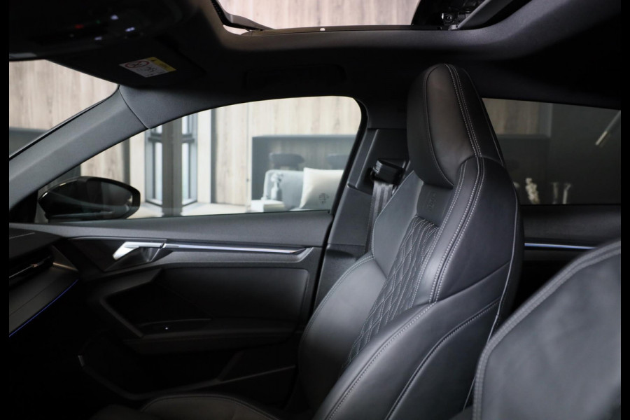 Audi A3 Sportback 45 TFSI e RS3 Look / 245 PK / RS Zetels / B & O / Leder / Lane Assist / Open Pano / Matrix / Virtual Cockpit