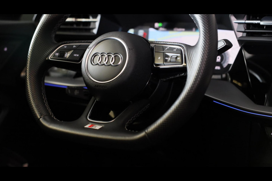 Audi A3 Sportback 45 TFSI e RS3 Look / 245 PK / RS Zetels / B & O / Leder / Lane Assist / Open Pano / Matrix / Virtual Cockpit