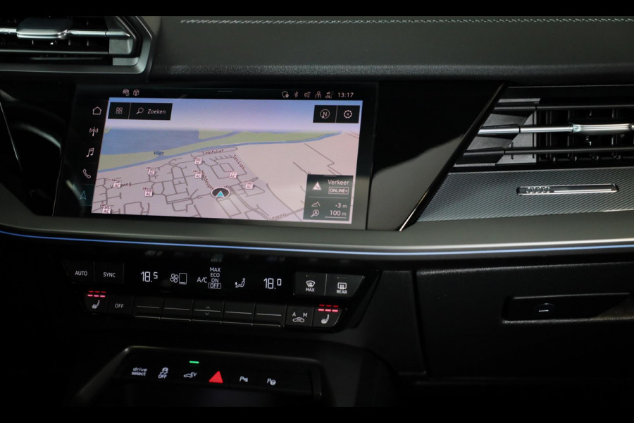 Audi A3 Sportback 45 TFSI e RS3 Look / 245 PK / RS Zetels / B & O / Leder / Lane Assist / Open Pano / Matrix / Virtual Cockpit