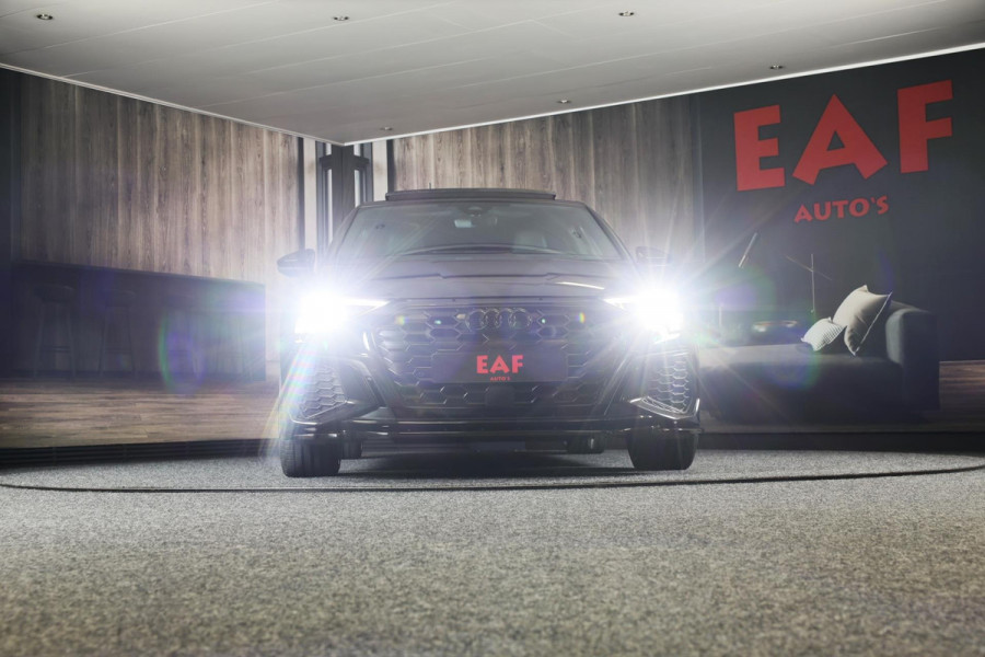 Audi A3 Sportback 45 TFSI e RS3 Look / 245 PK / RS Zetels / B & O / Leder / Lane Assist / Open Pano / Matrix / Virtual Cockpit