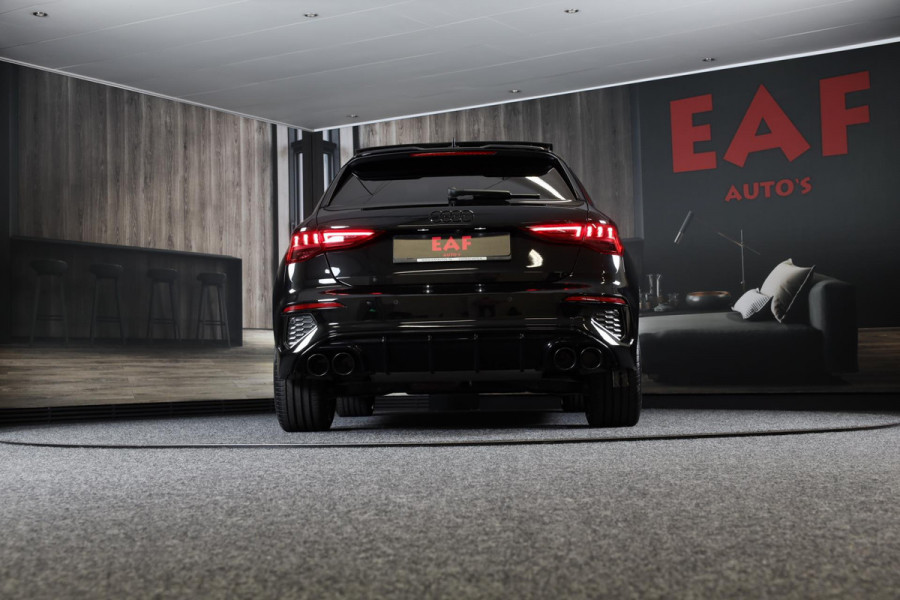Audi A3 Sportback 45 TFSI e RS3 Look / 245 PK / RS Zetels / B & O / Leder / Lane Assist / Open Pano / Matrix / Virtual Cockpit