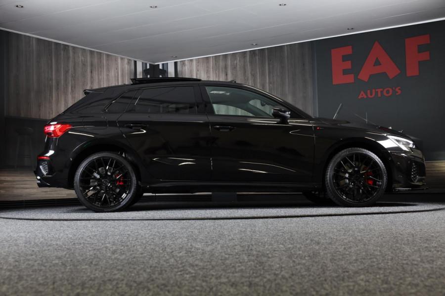 Audi A3 Sportback 45 TFSI e RS3 Look / 245 PK / RS Zetels / B & O / Leder / Lane Assist / Open Pano / Matrix / Virtual Cockpit
