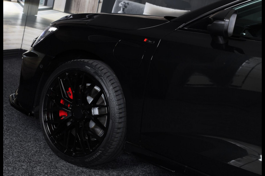 Audi A3 Sportback 45 TFSI e RS3 Look / 245 PK / RS Zetels / B & O / Leder / Lane Assist / Open Pano / Matrix / Virtual Cockpit