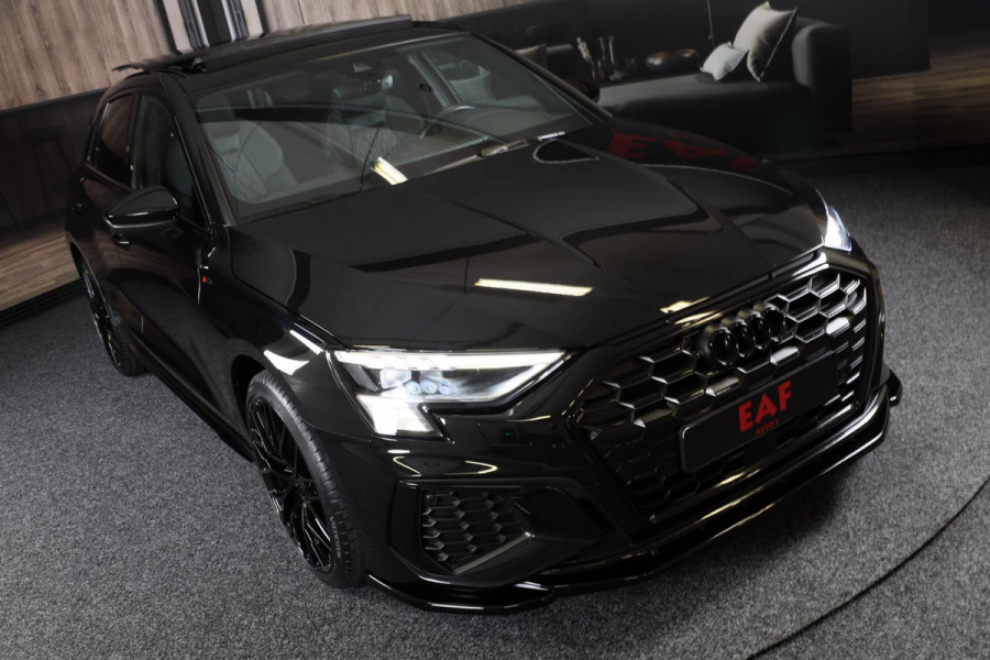 Audi A3 Sportback 45 TFSI e RS3 Look / 245 PK / RS Zetels / B & O / Leder / Lane Assist / Open Pano / Matrix / Virtual Cockpit