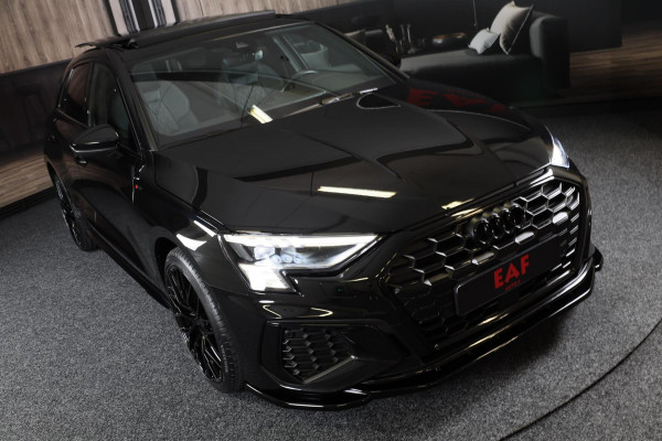 Audi A3 Sportback 45 TFSI e RS3 Look / 245 PK / RS Zetels / B & O / Leder / Lane Assist / Open Pano / Matrix / Virtual Cockpit